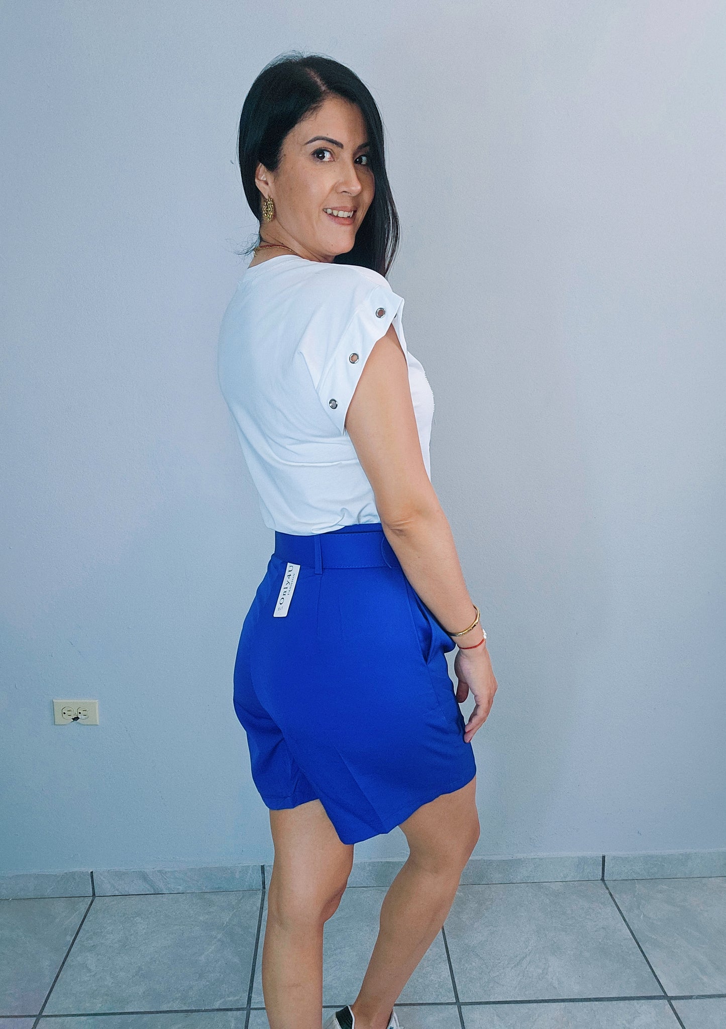 Camera White Top