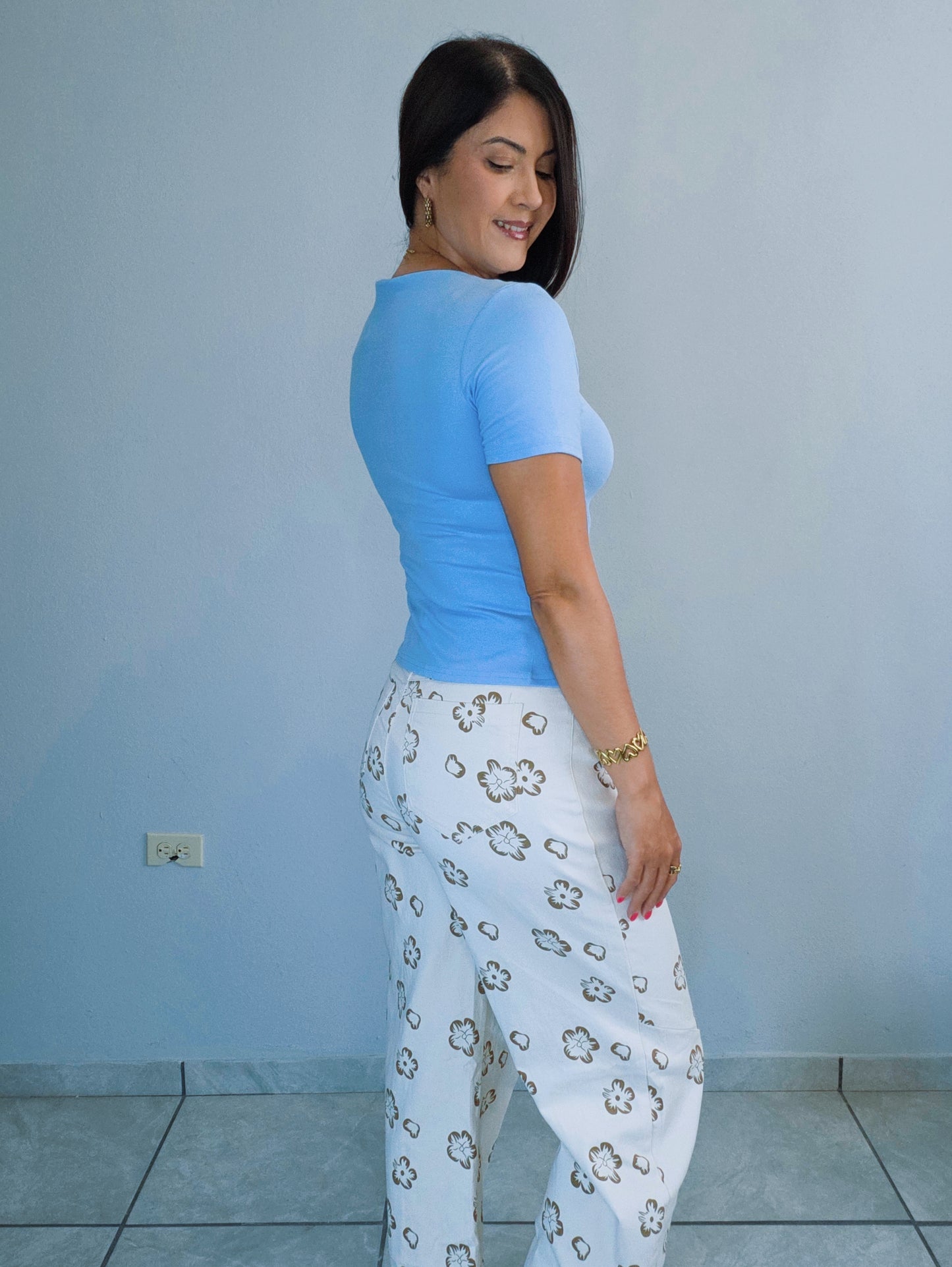 Blusa azul con detalle 🩵🌸